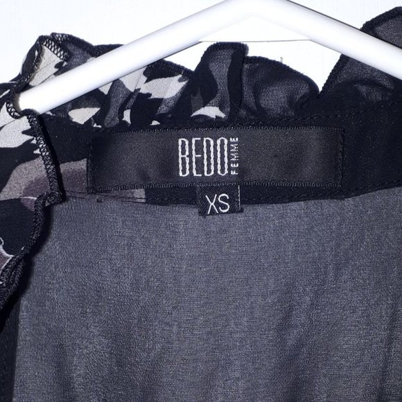 sleeveless blouse - Picture 3 of 3